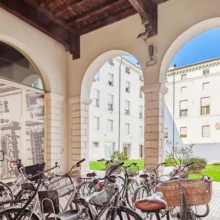 Ex Tribunale Palazzo Bentivoglio Lägenhet