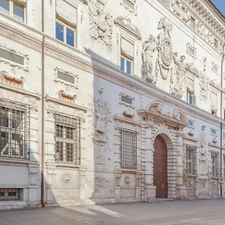 Ex Tribunale Palazzo Bentivoglio Lägenhet