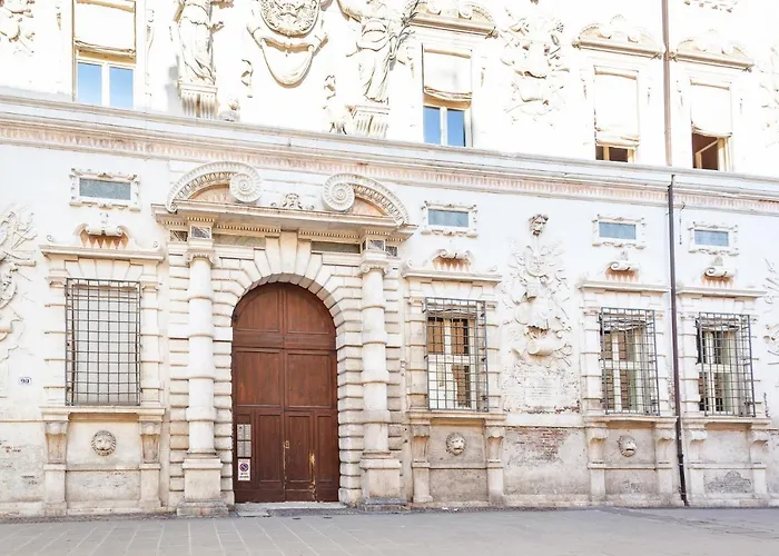 Ex Tribunale Palazzo Bentivoglio Appartamento *